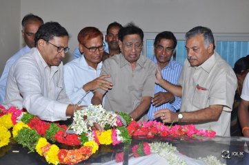 Celebs Pay Condolences to C Narayana Reddy